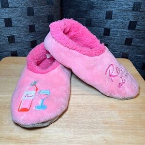 Women’s Size XL pink slippers